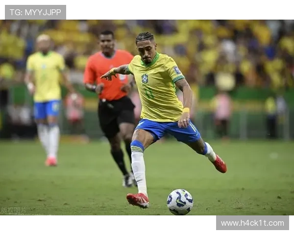 拉菲尼亚:巴西国家队边路主力位置竞争分析