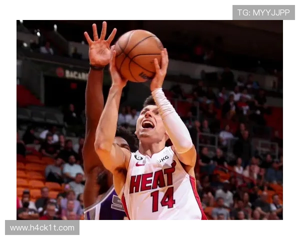 希罗无球跑动拉开空间，三分效率领跑热火外线